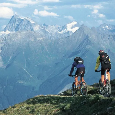 In Near Lifts Daire *